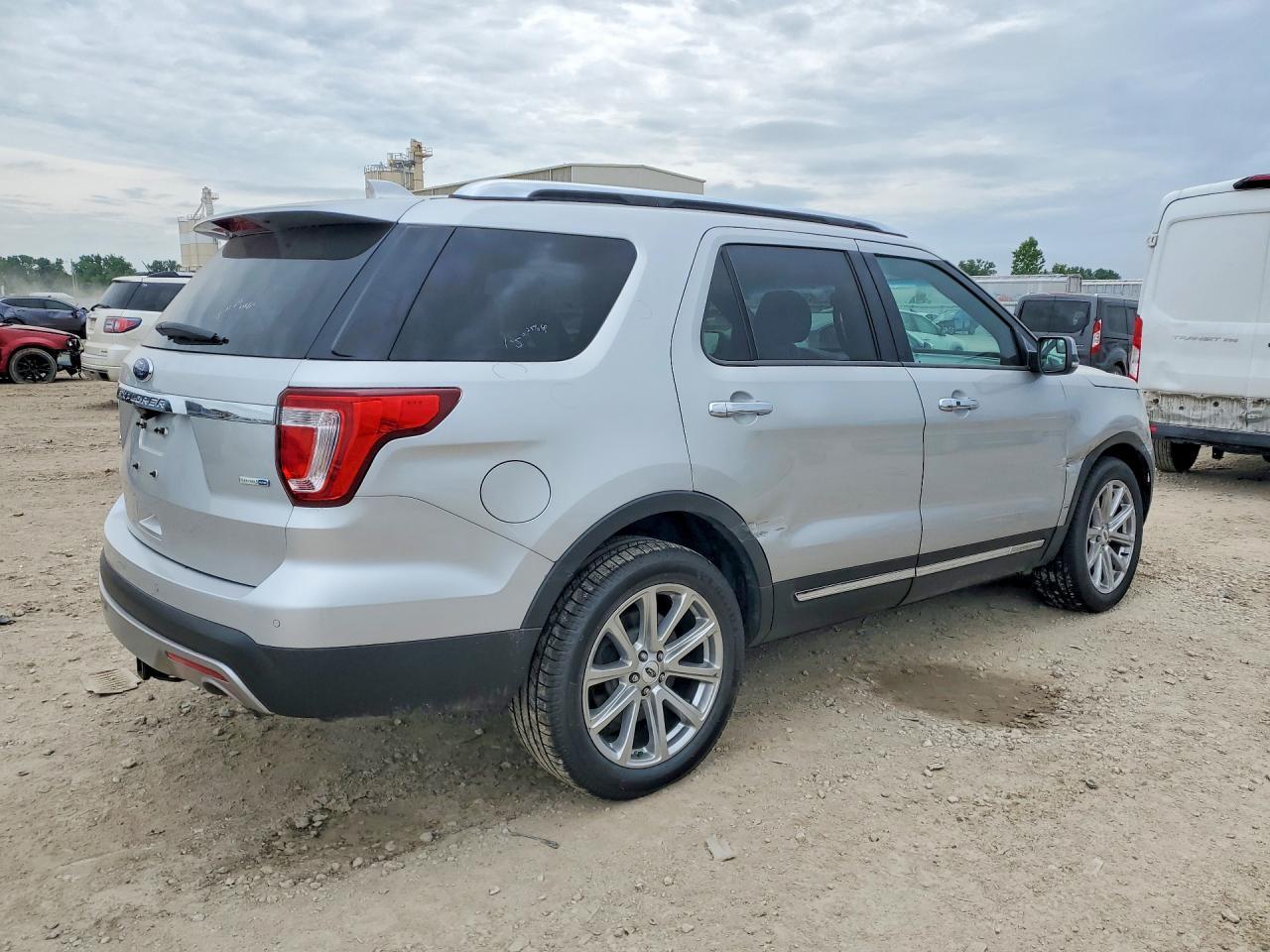 2016 Ford Explorer - Фото 3