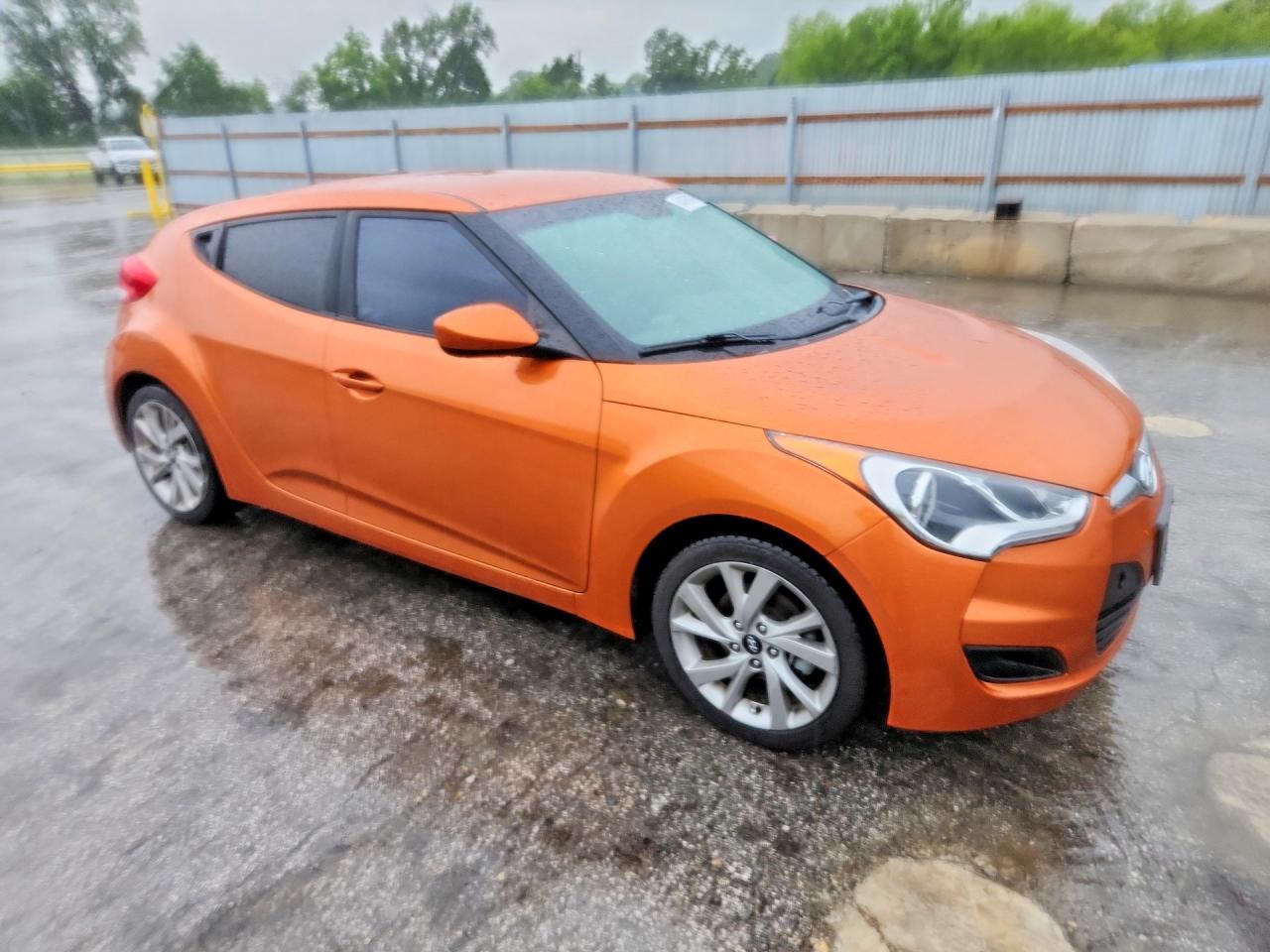 2016 Hyundai Veloster Base - Фото 4
