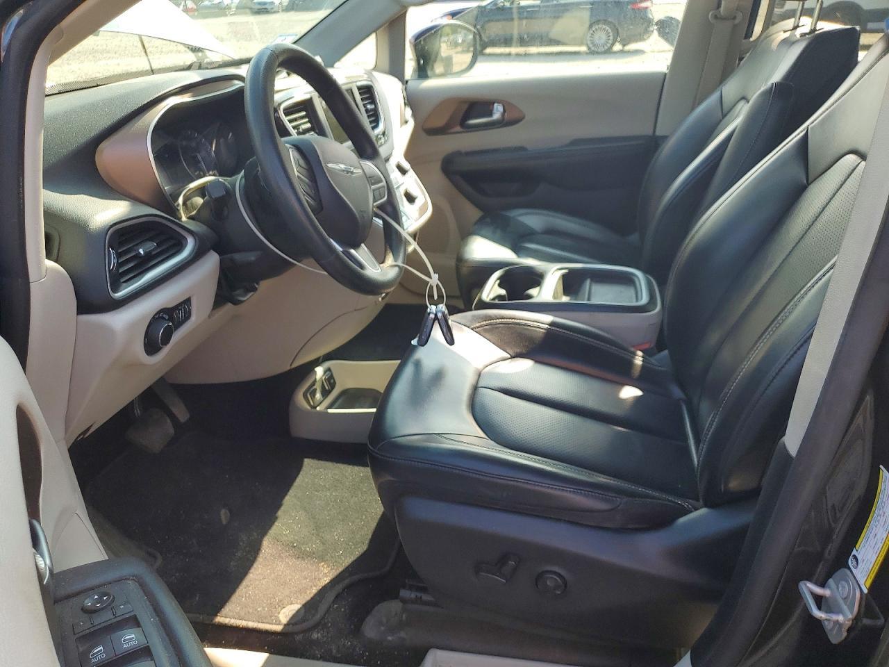 2020 Chrysler Voyager Lxi - Фото 7