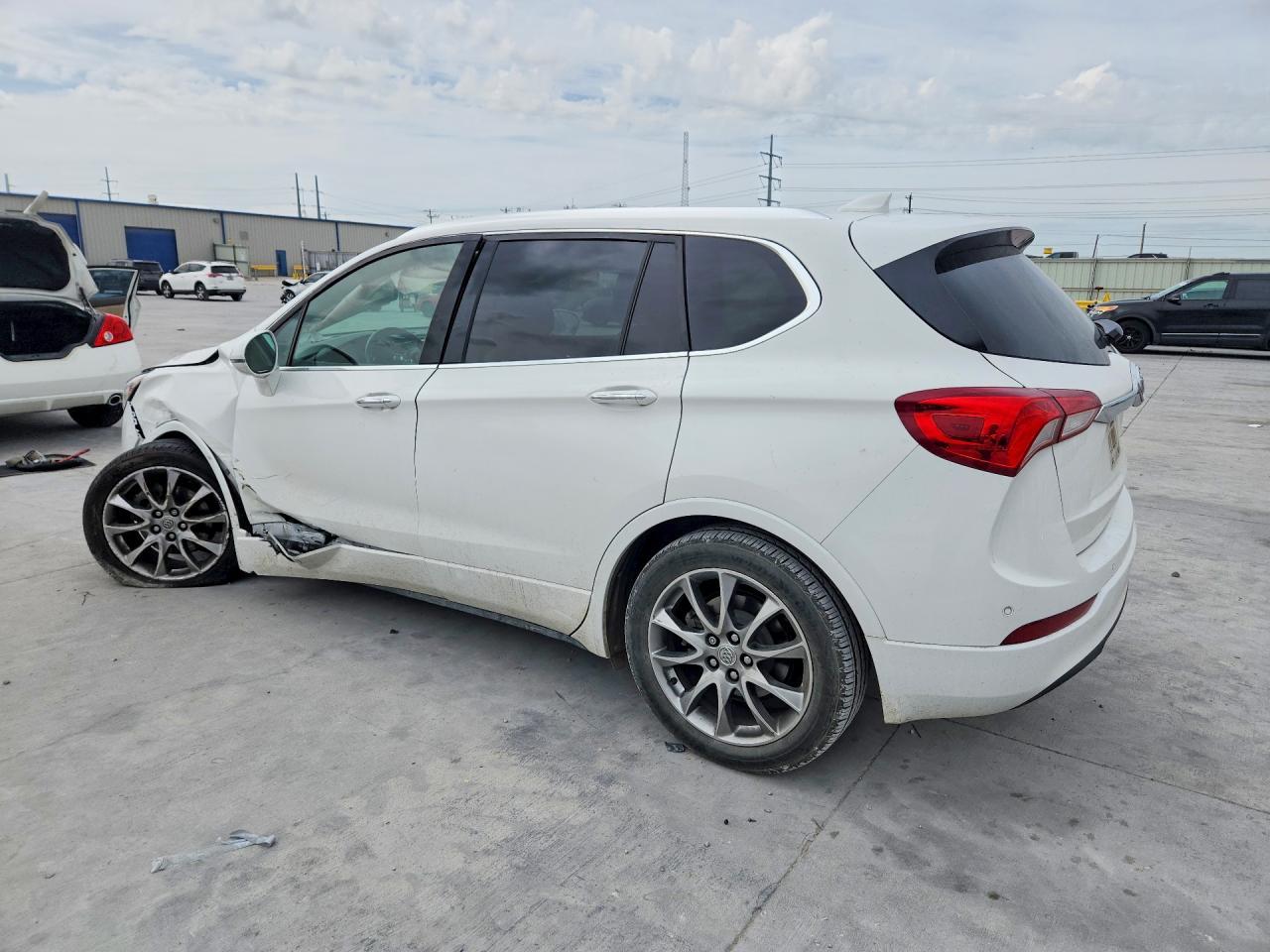 2020 Buick Envision Essence - Фото 2