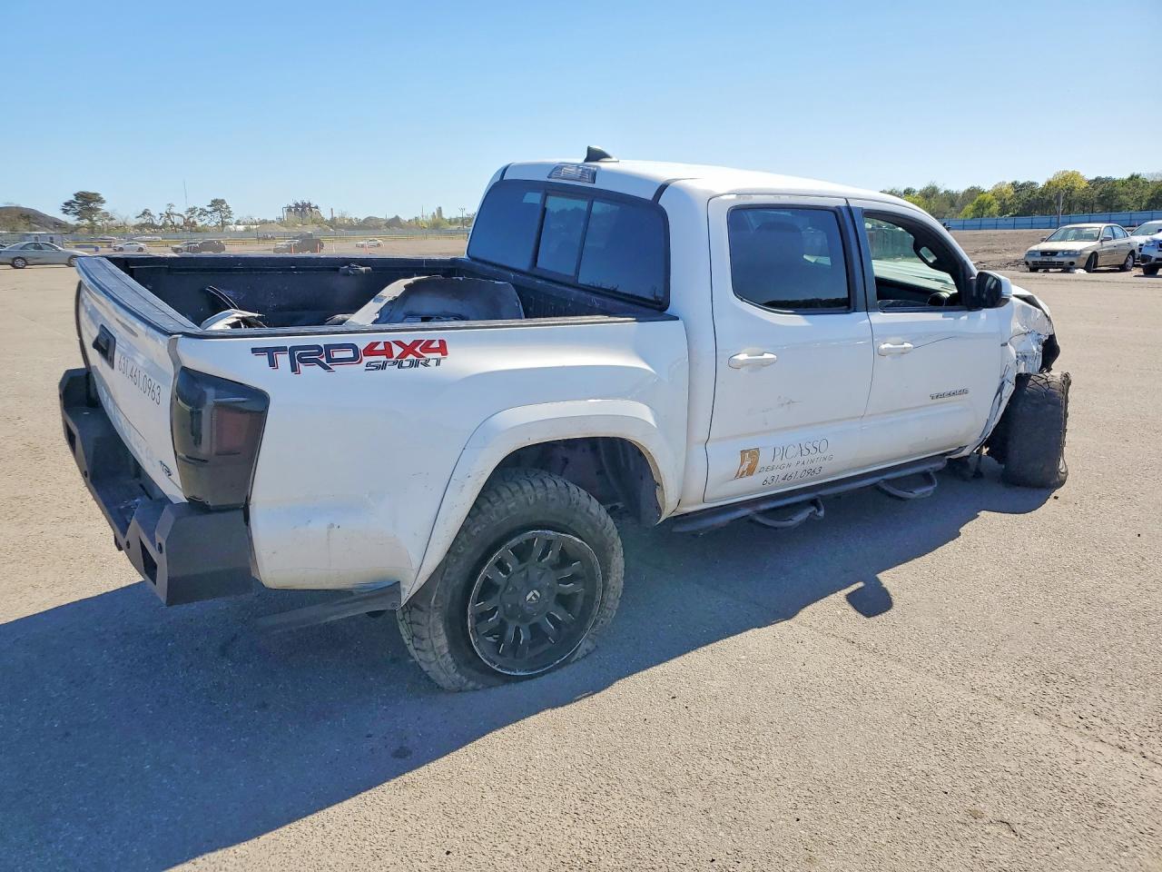 2016 Toyota Tacoma Trd Sport - Image 3