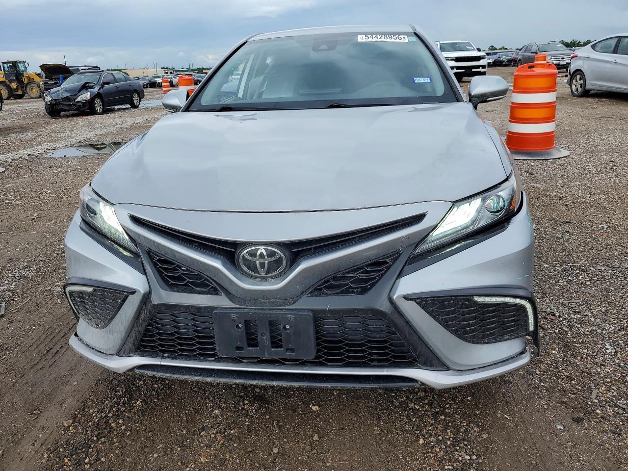 2022 Toyota Camry Xse - Фото 5