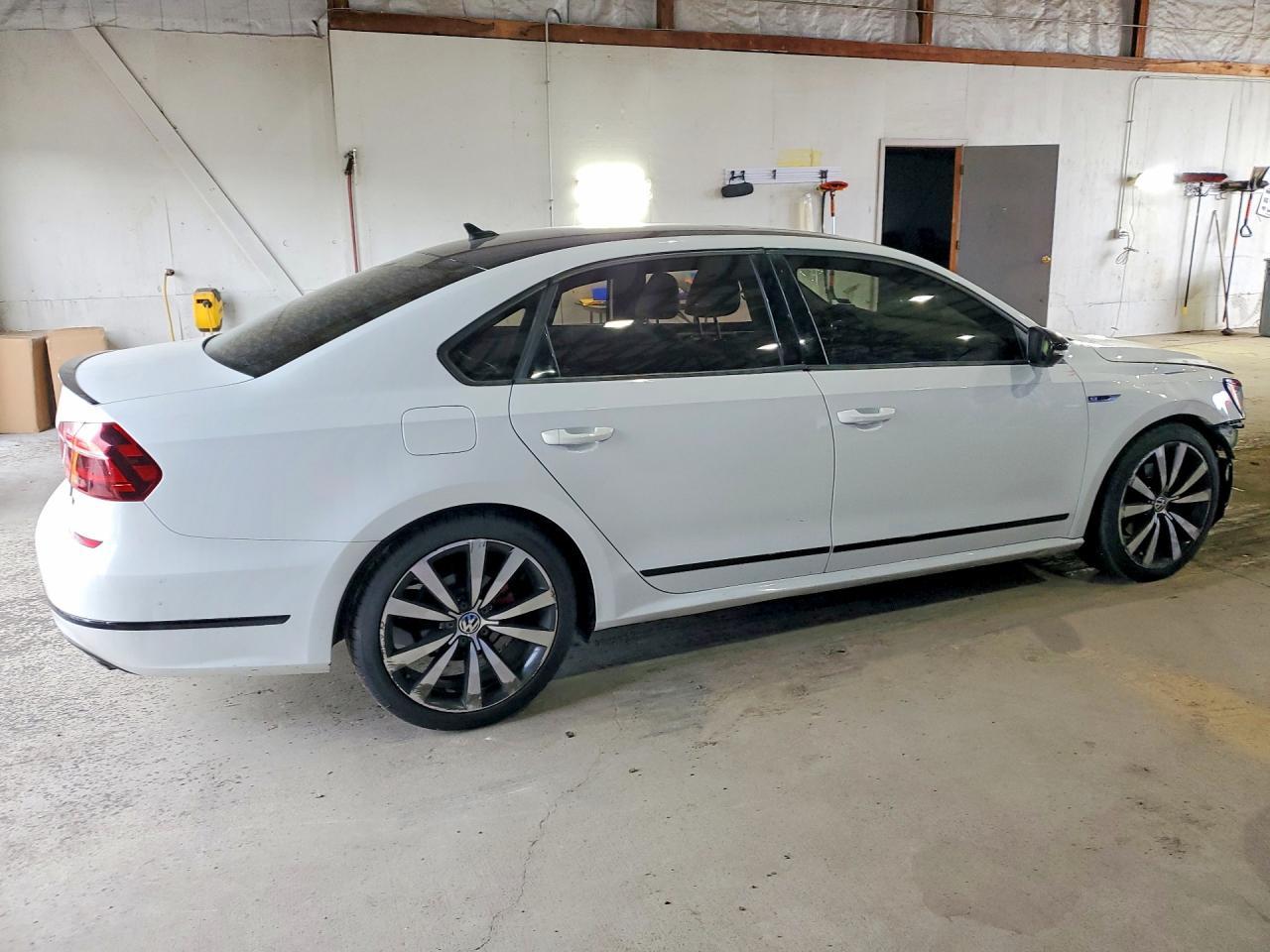 2018 Volkswagen Passat Gt - Фото 3