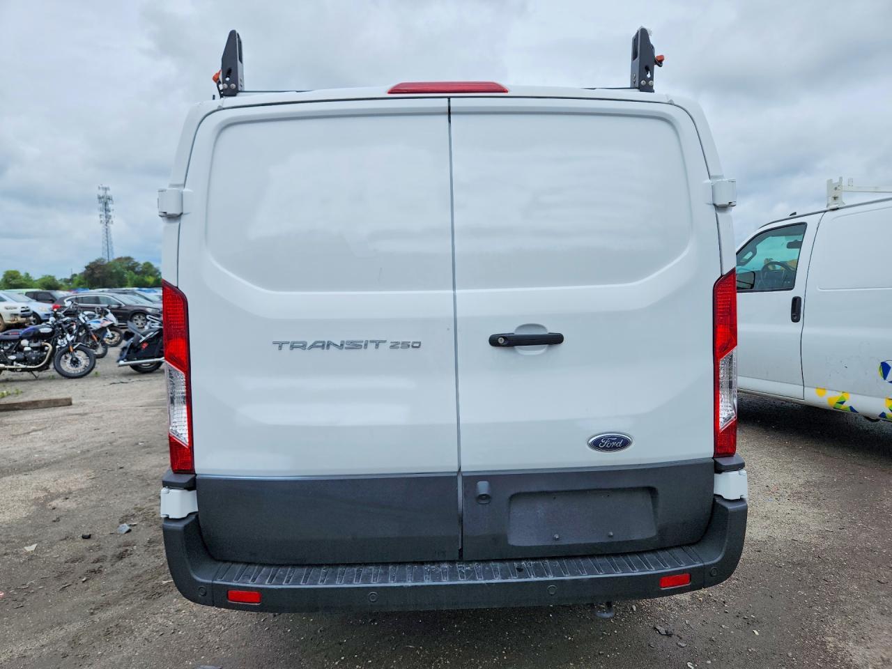 2025 Ford Transit 250 Utility / Service Van - Фото 6