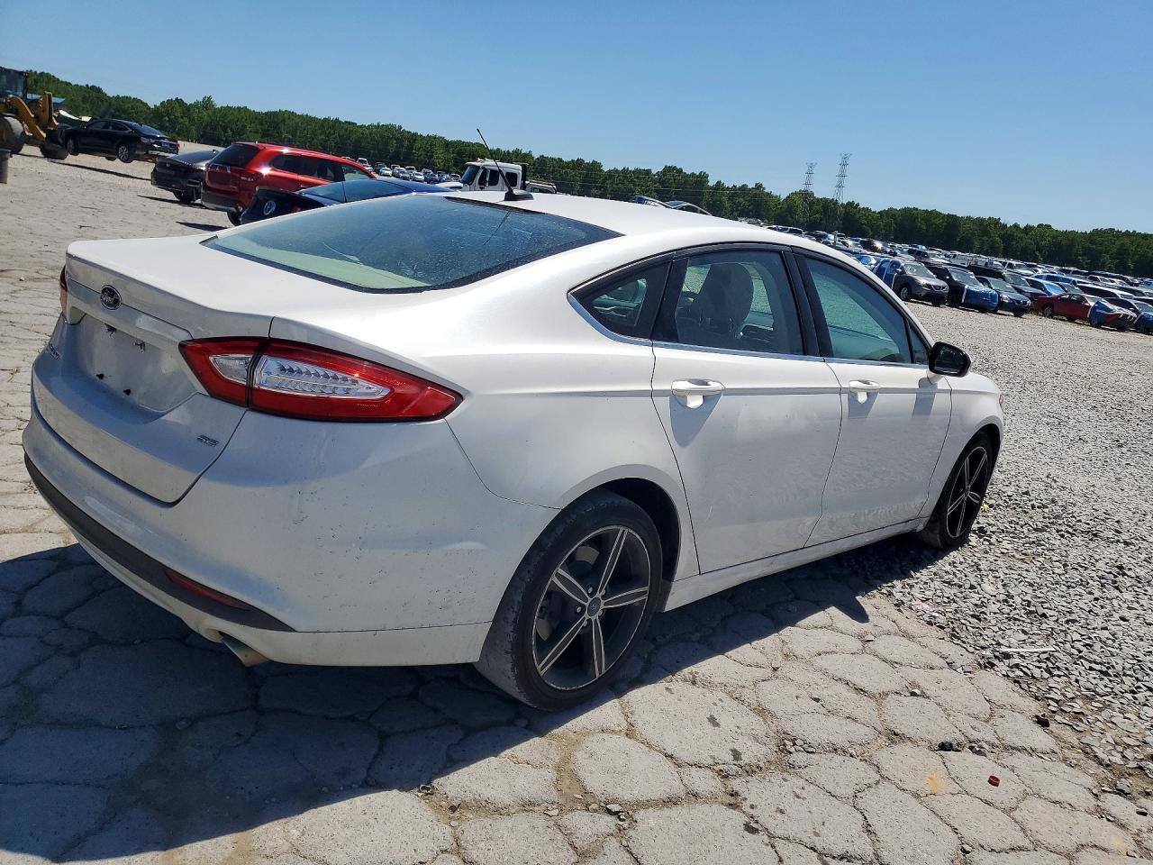 2015 Ford Fusion Se - Фото 3