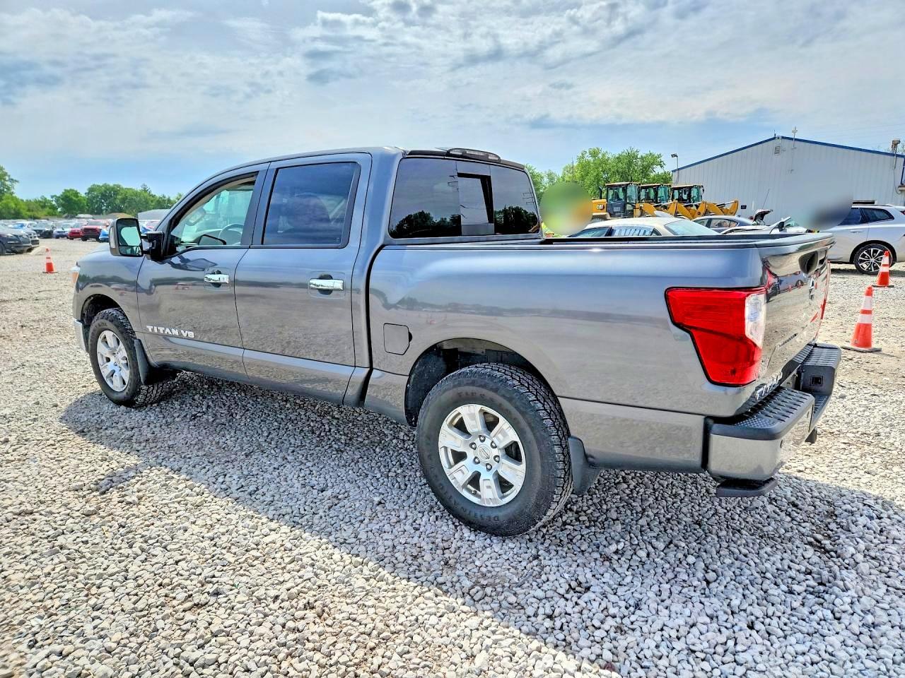 2019 Nissan Titan Sv - Фото 2