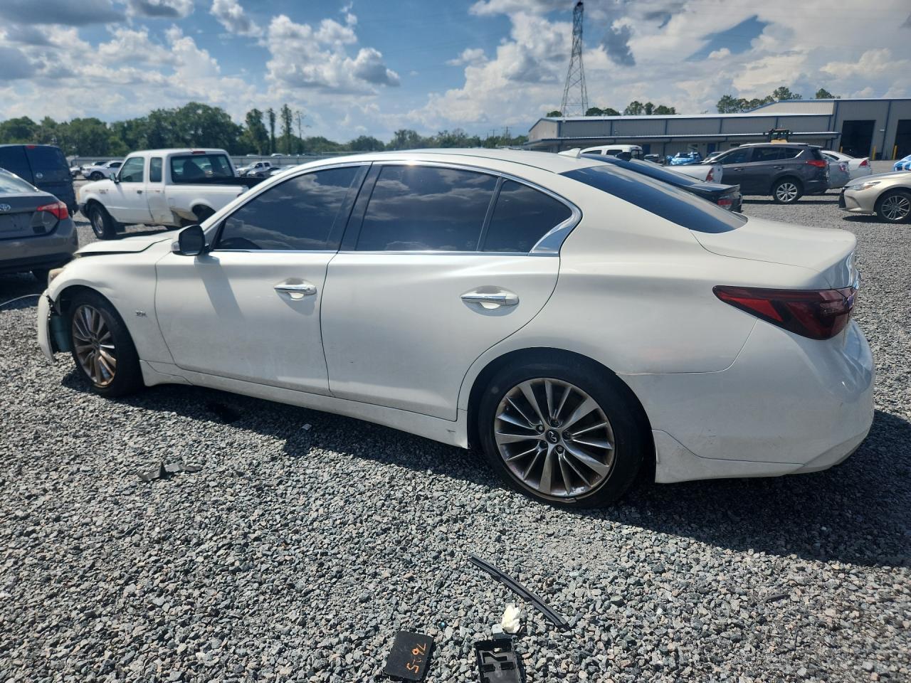 2018 Infiniti Q50 3.0T Luxe - Фото 2