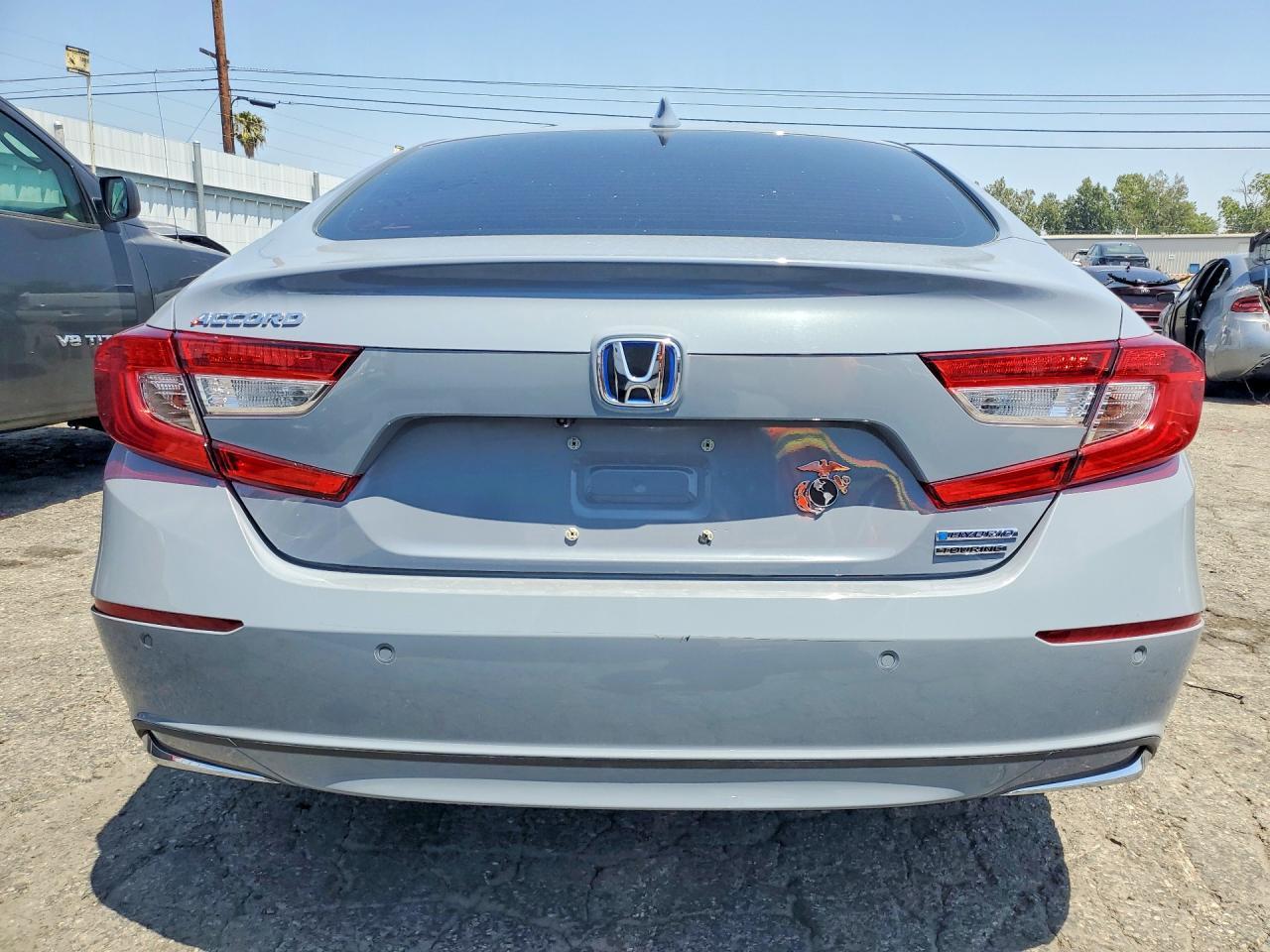 2022 Honda Accord Touring Hybrid - Image 6