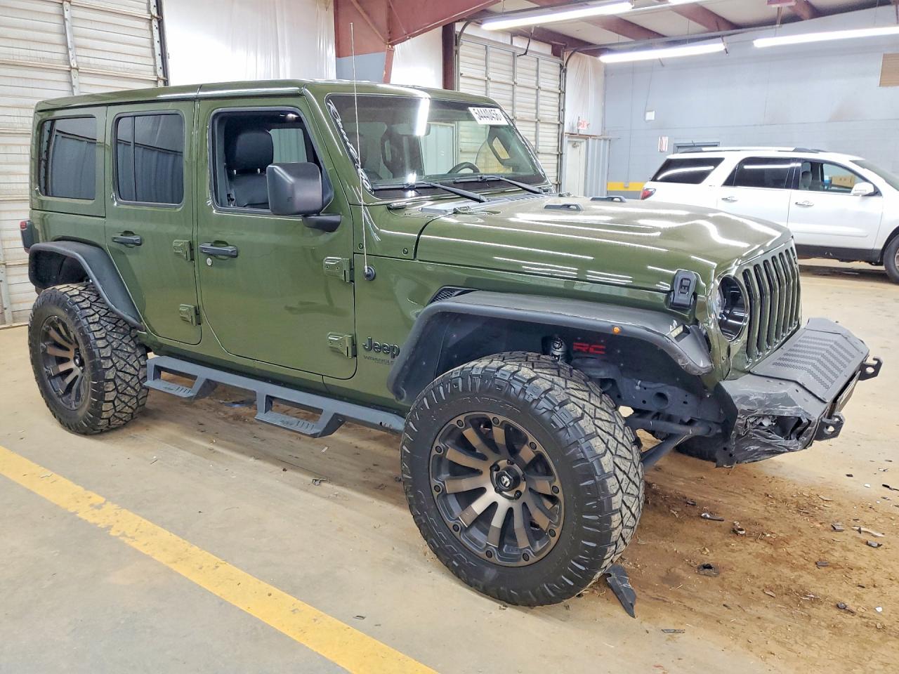 2020 Jeep Wrangler Unlimited Sahara - Фото 4