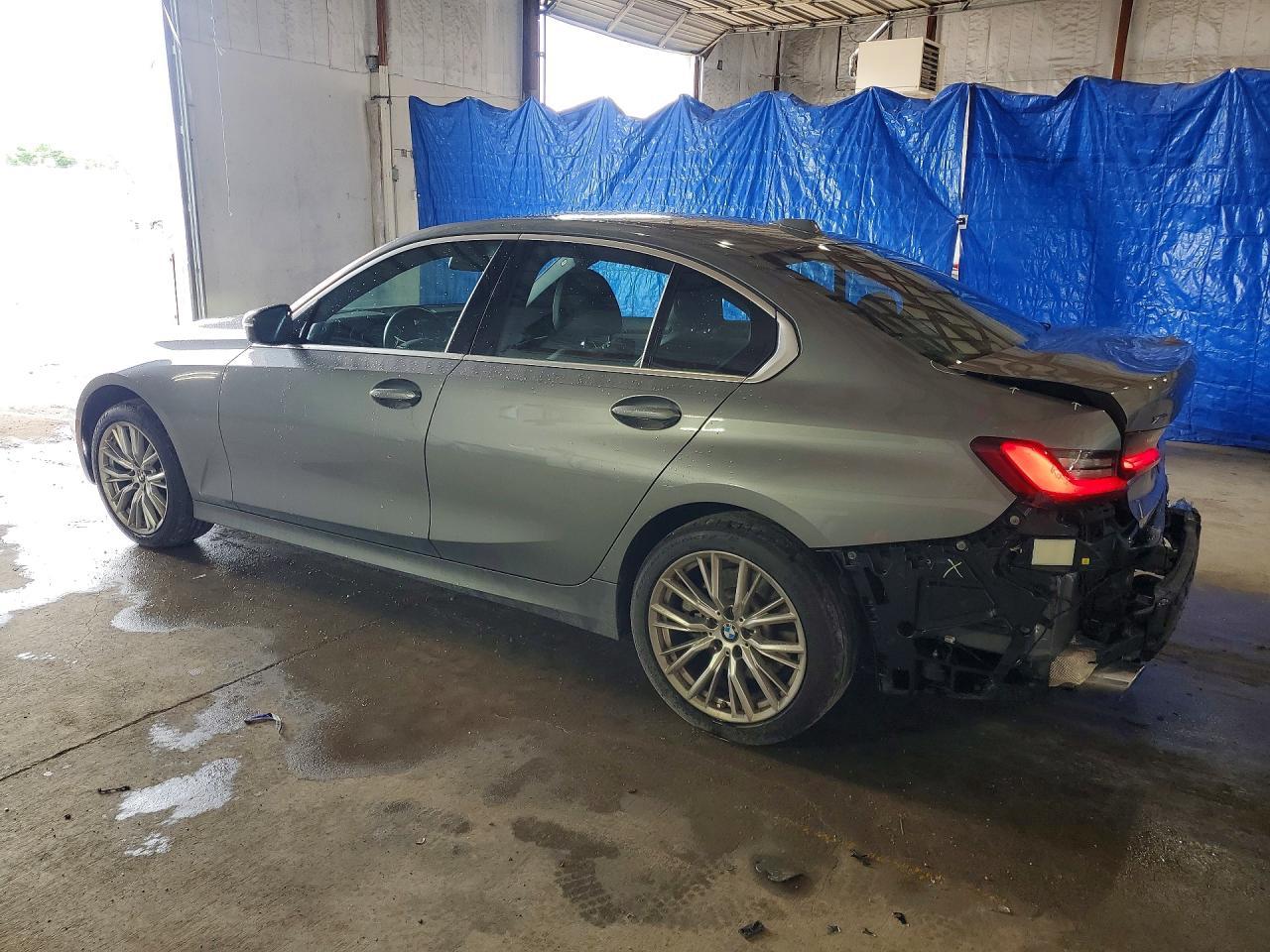 2024 BMW 330Xi - Фото 2