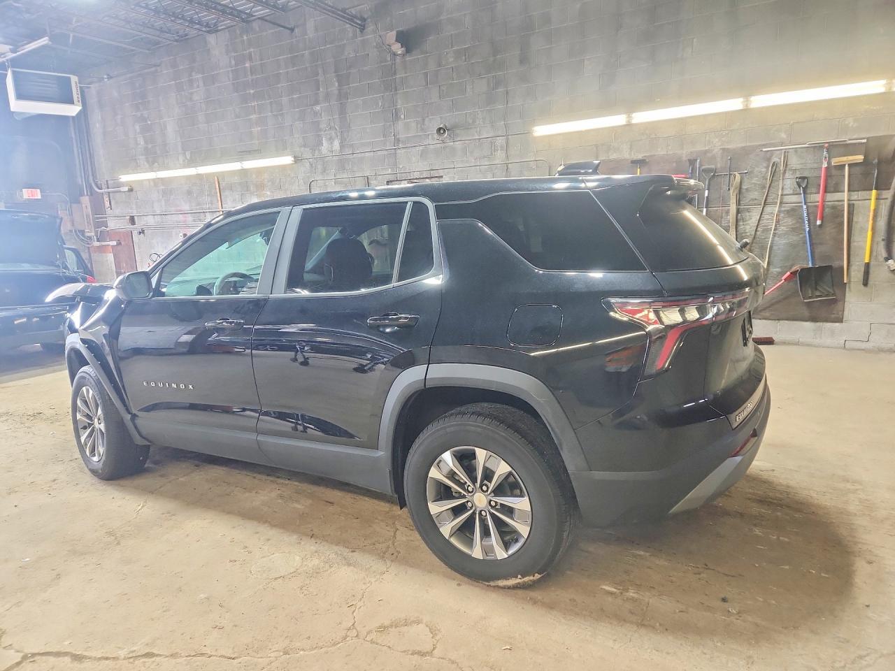 2025 Chevrolet Equinox Lt - Image 2