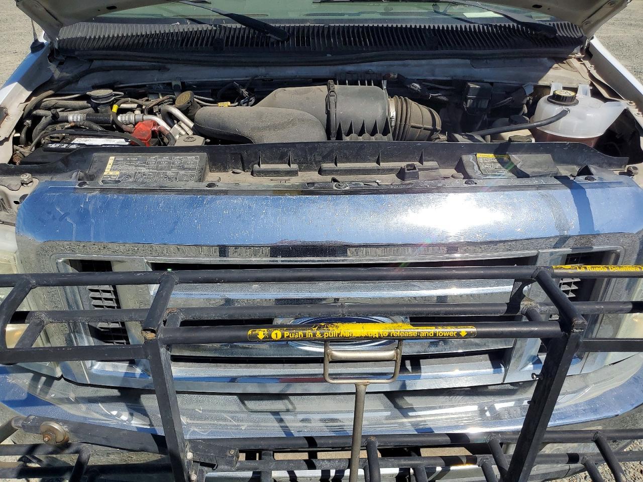 2008 Ford Econoline E450 Super Duty Cutaway Van - Image 7