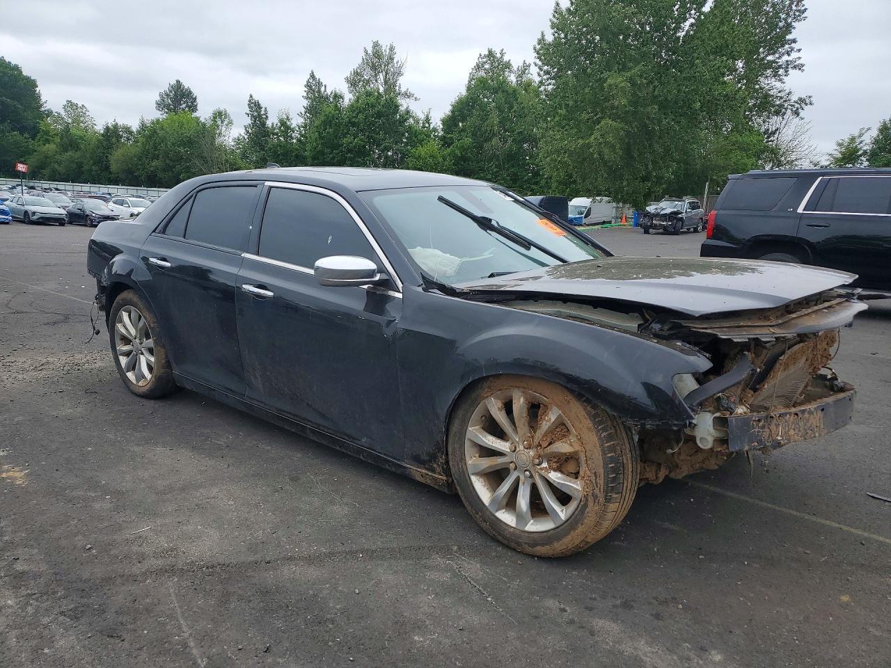 2016 Chrysler 300C - Image 4