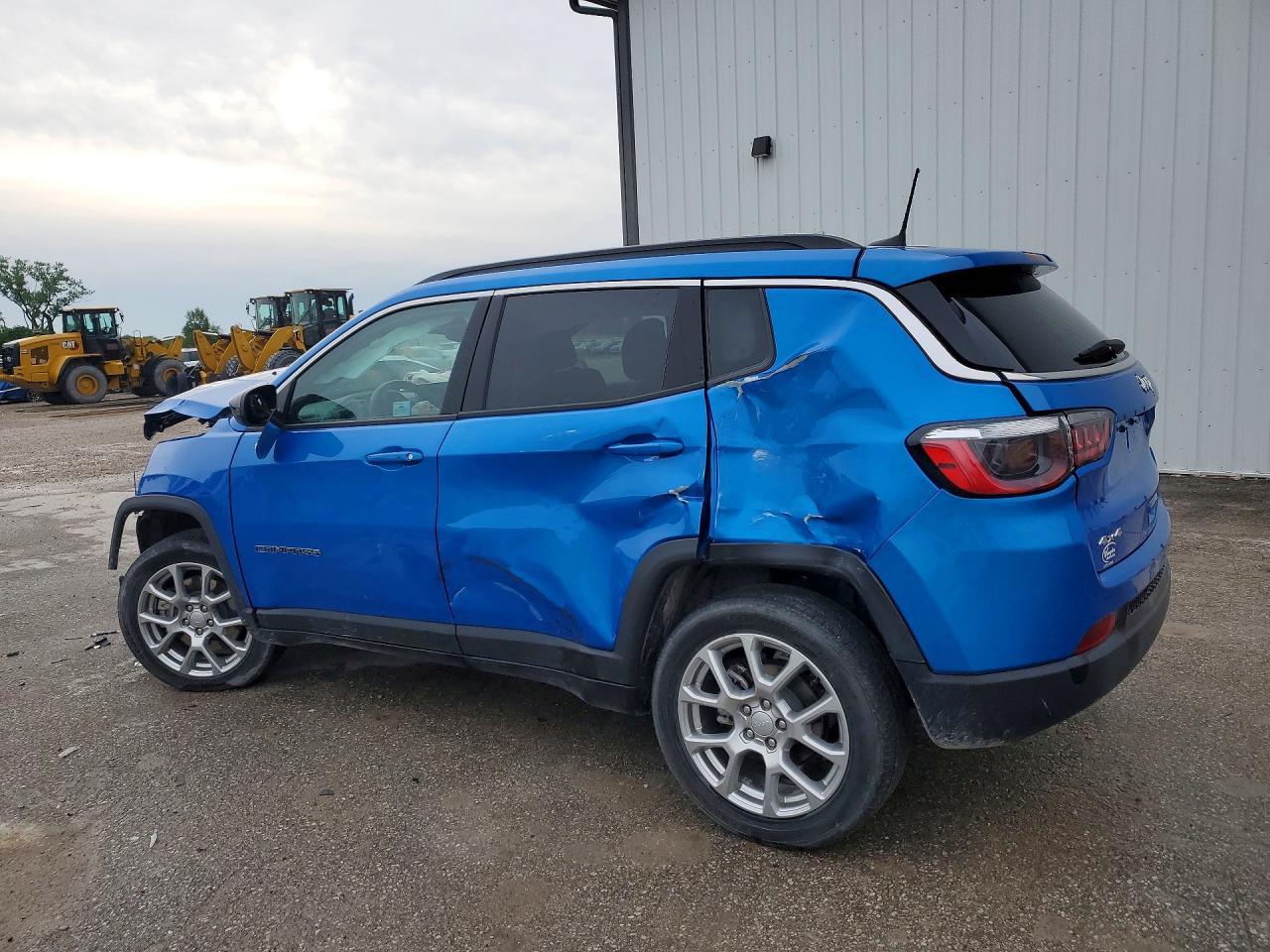 2024 Jeep Compass Latitude Lux - Фото 2