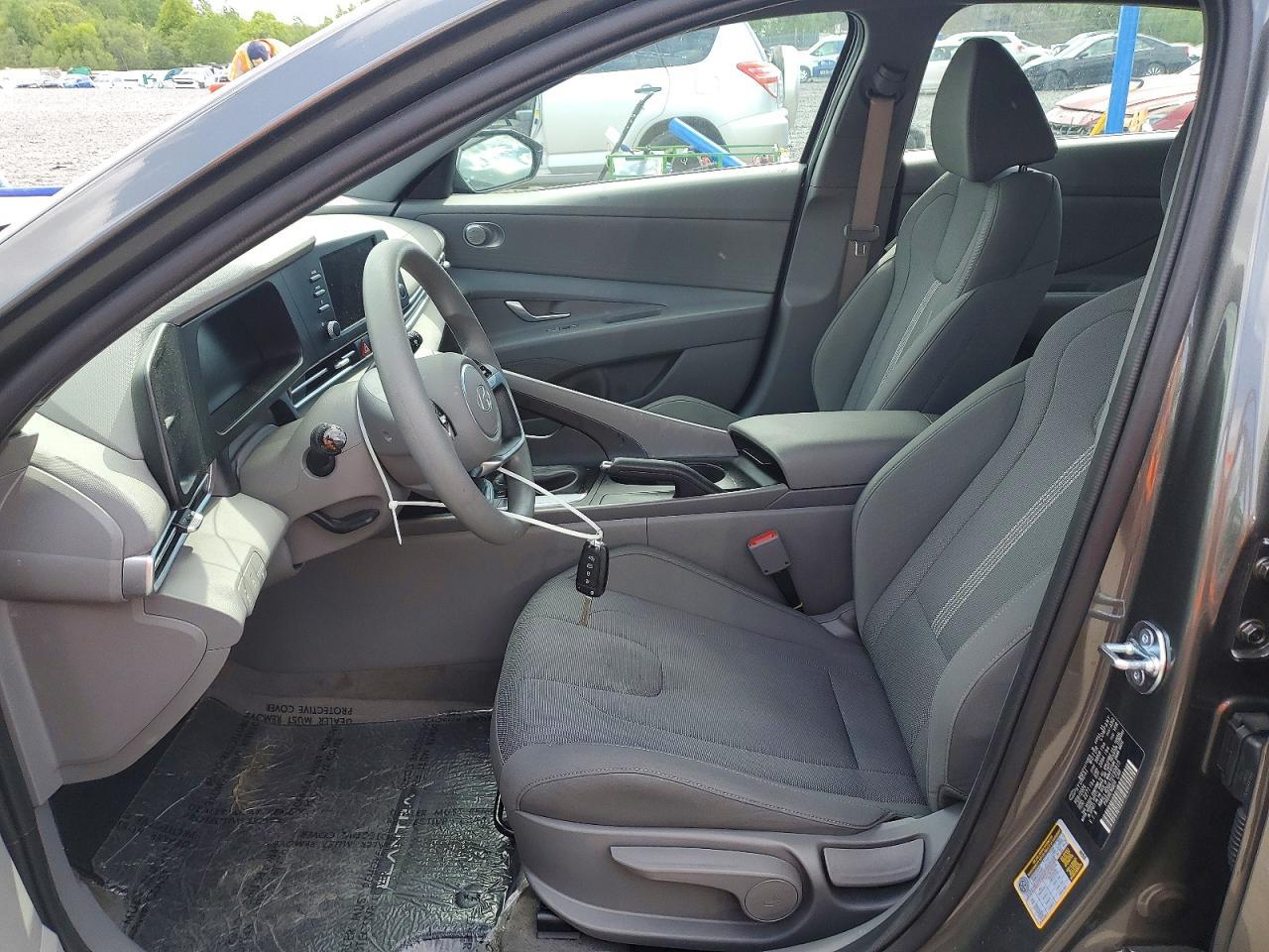 2026 Hyundai Elantra Se - Image 7