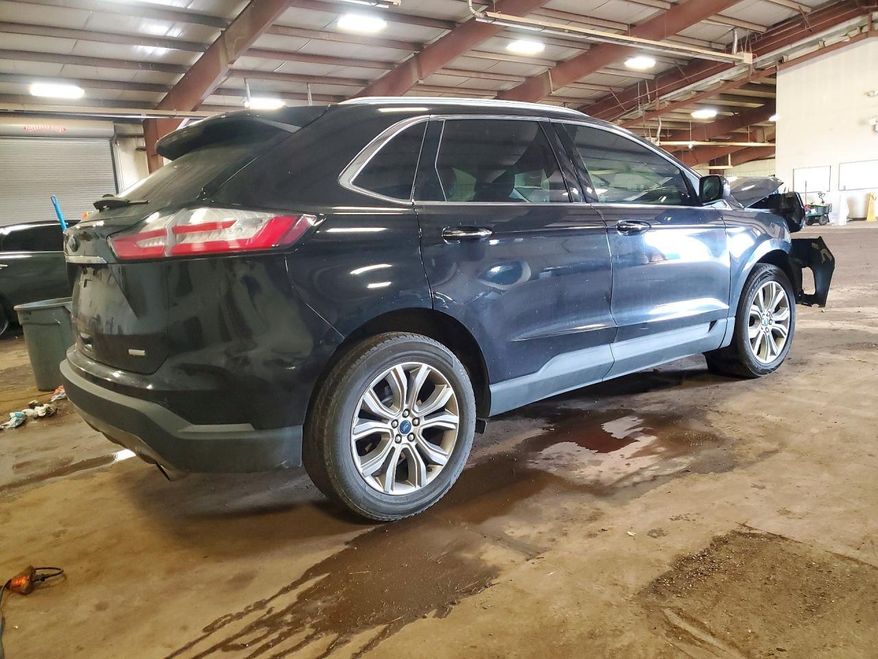 2019 Ford Edge Titanium - Фото 3