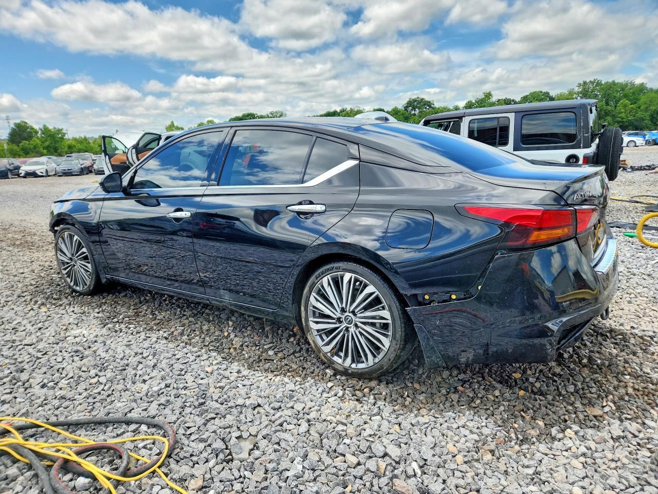 2023 Nissan Altima Sl - Фото 2