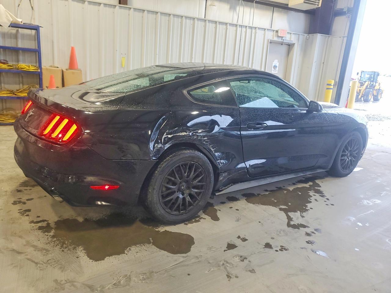 2017 Ford Mustang - Фото 3