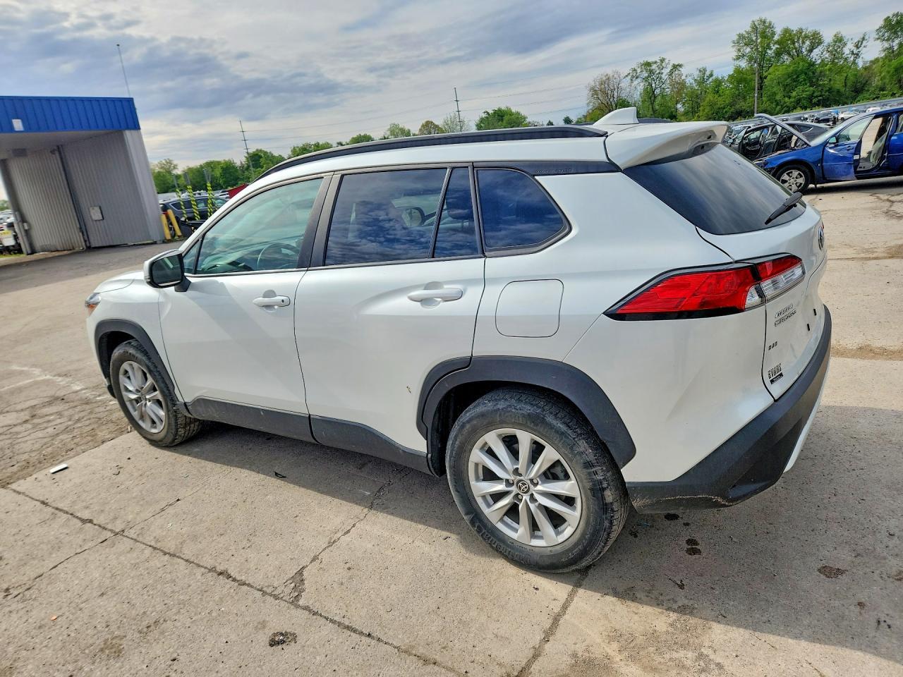 2022 Toyota Corolla Cross Le - Image 2