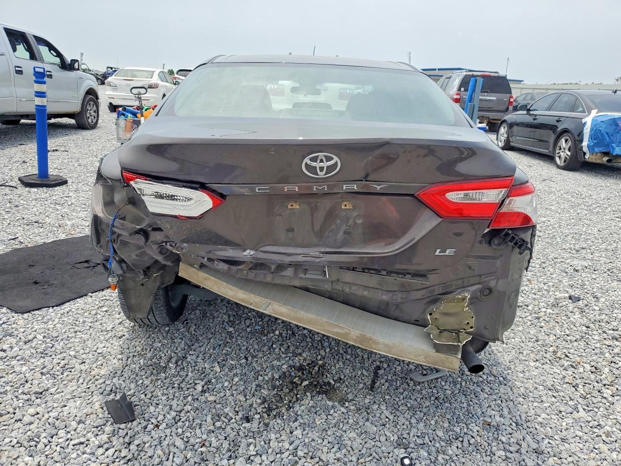 2018 Toyota Camry Le - Фото 6