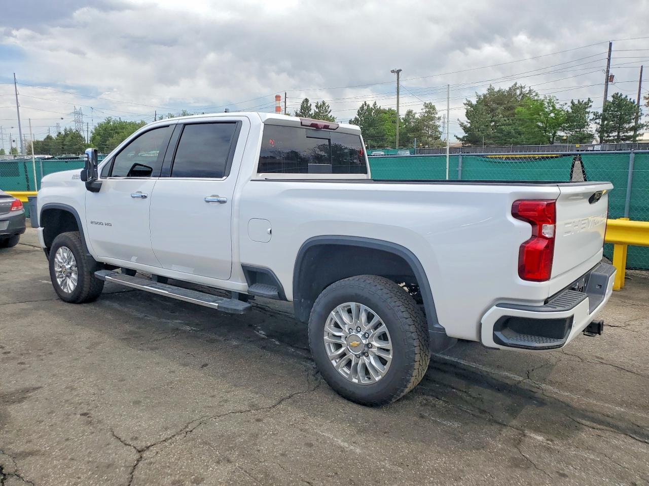 2020 Chevrolet Silverado K2500 High Country - Фото 2