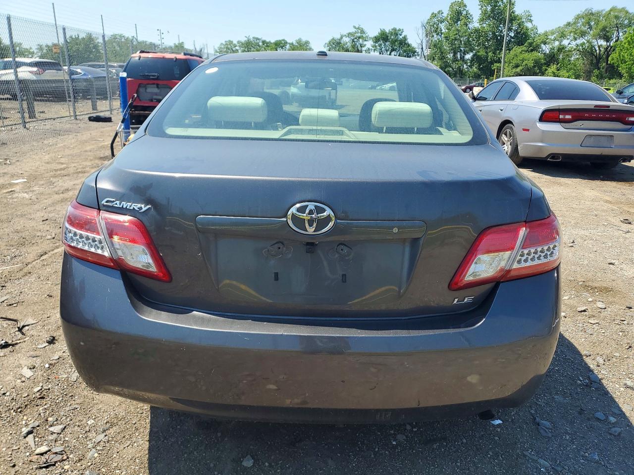 2011 Toyota Camry Le - Image 6