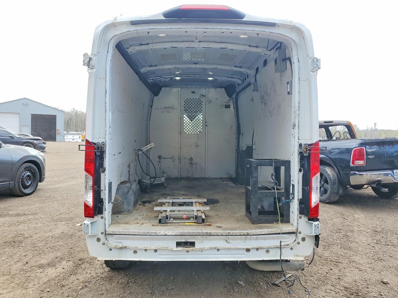 2022 Ford Transit T-250 - Фото 6