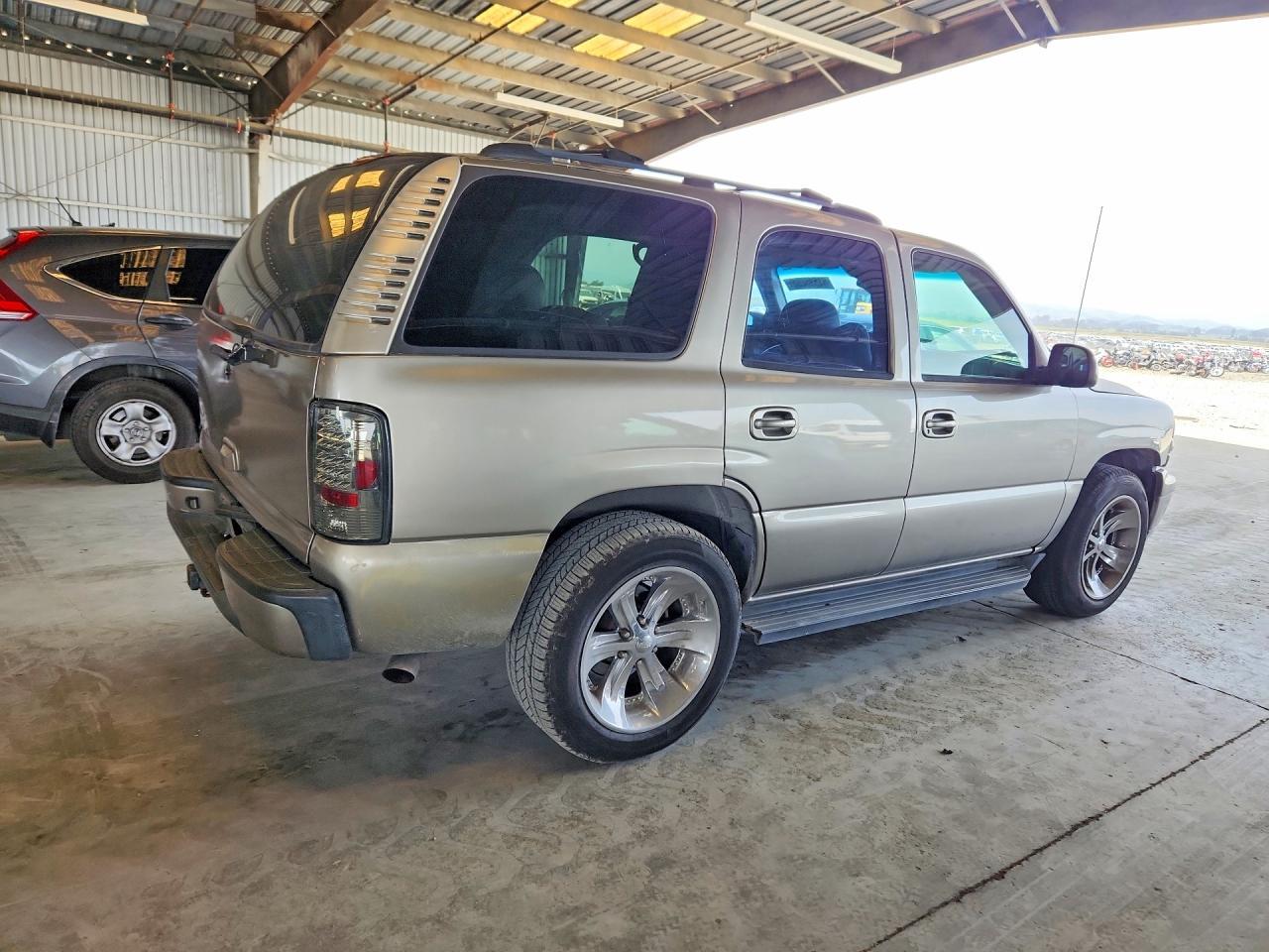 2004 Chevrolet Tahoe C1500 - Фото 3