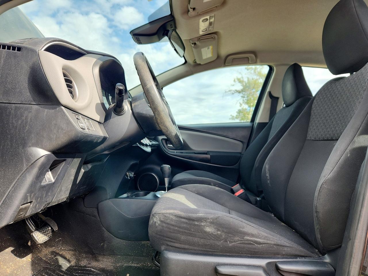 2017 Toyota Yaris 5-Door Le - Image 7