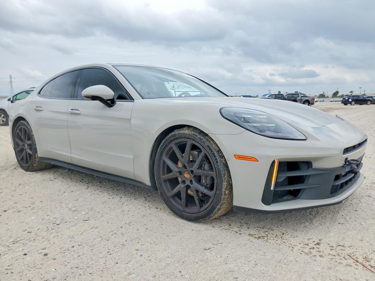 2025 Porsche Panamera 4 E-Hybrid - Image 4