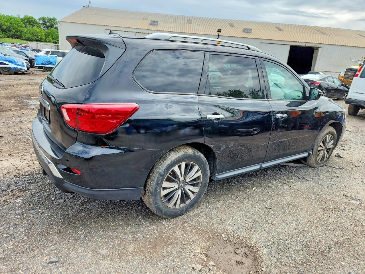 2018 Nissan Pathfinder Sv - Image 3