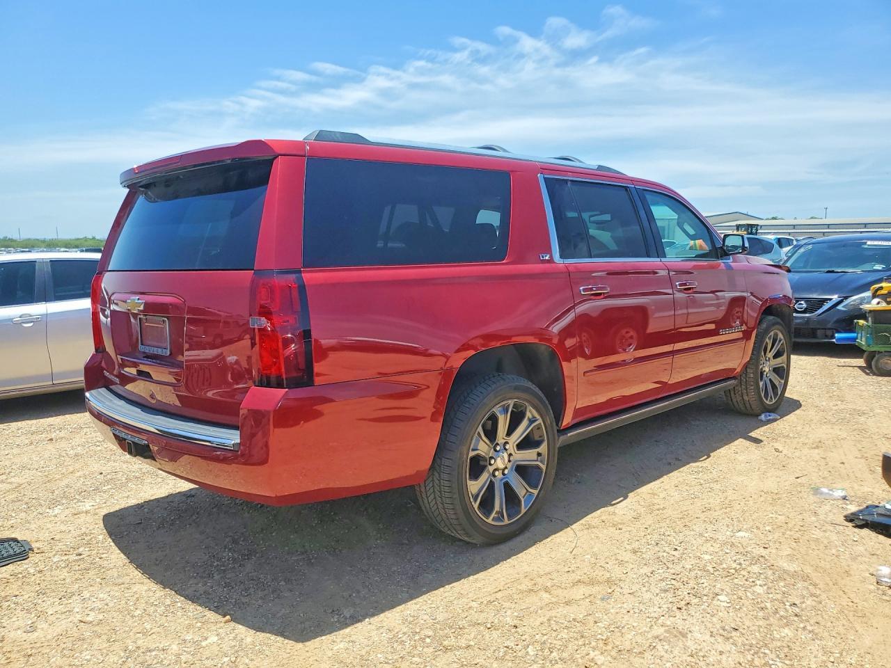 2015 Chevrolet Suburban C1500 Ltz - Фото 3