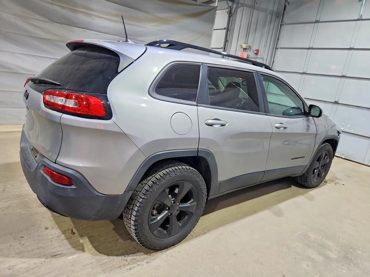 2016 Jeep Cherokee Latitude - Фото 3