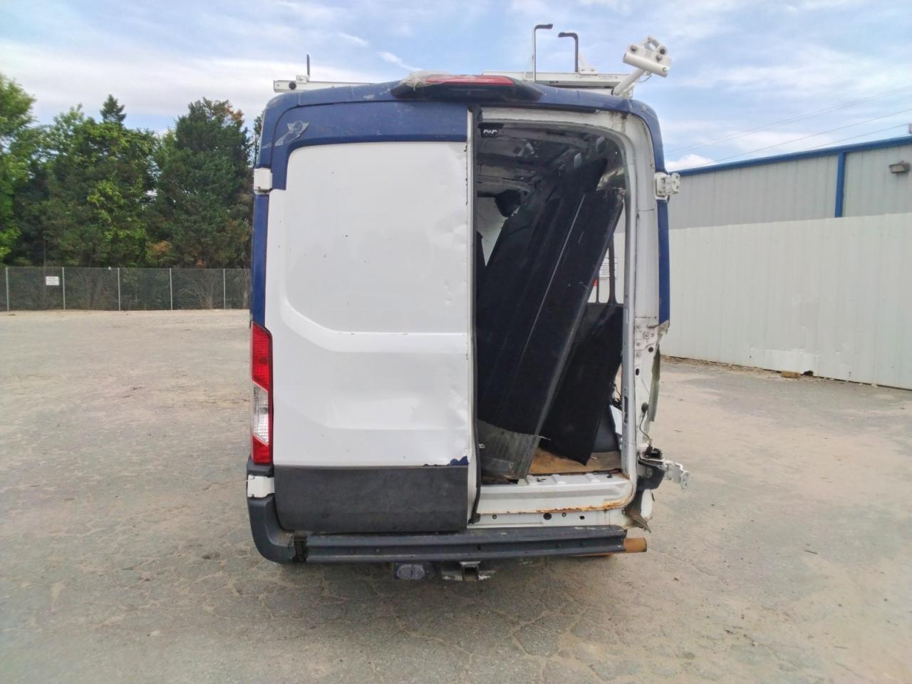 2022 Ford Transit 250 Utility / Service Van - Фото 6