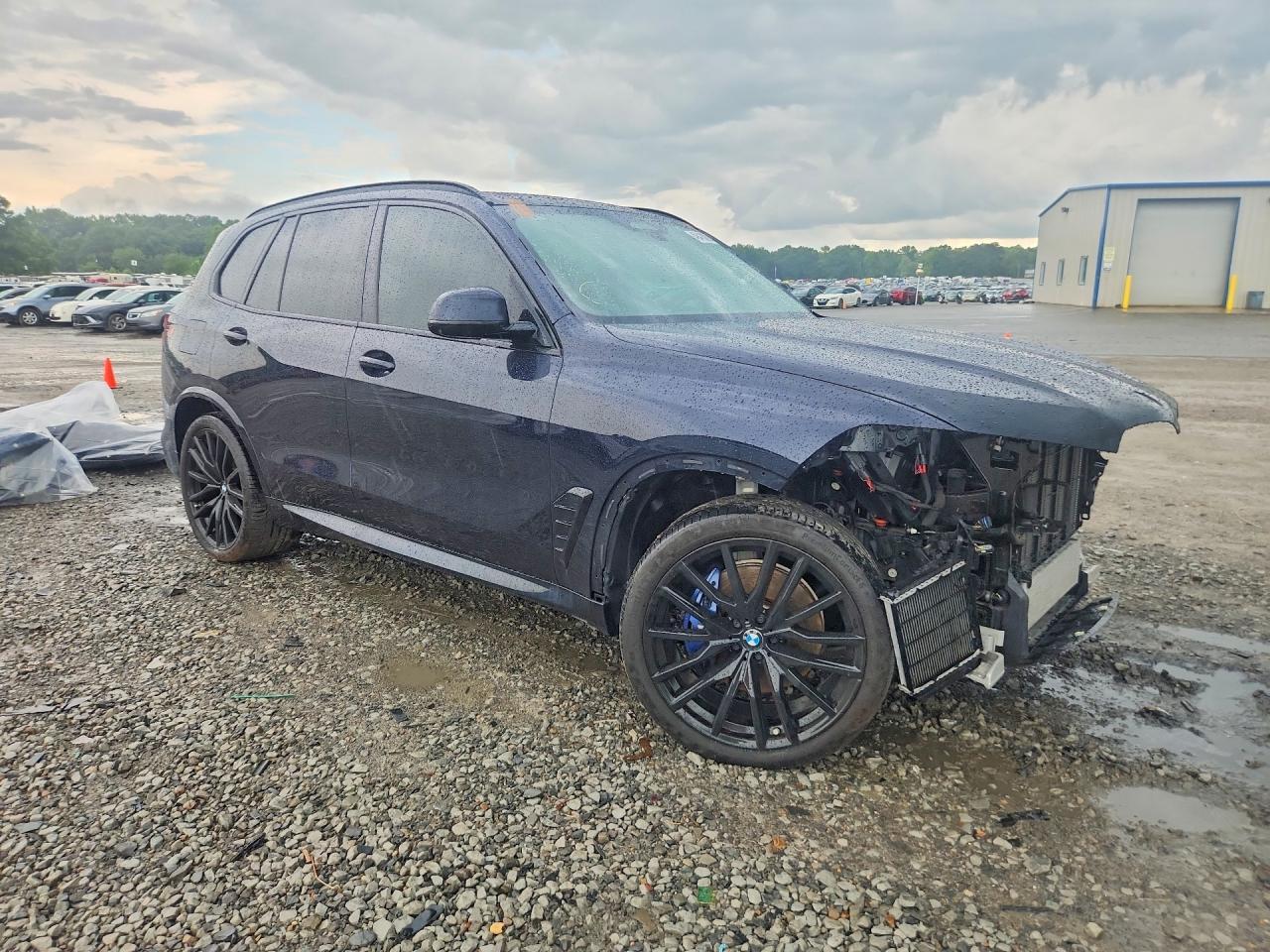 2025 BMW X5 xDrive40I - Image 4