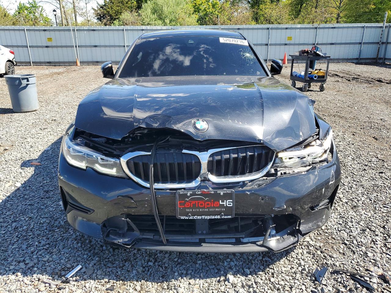 2022 BMW 330Xi - Фото 5