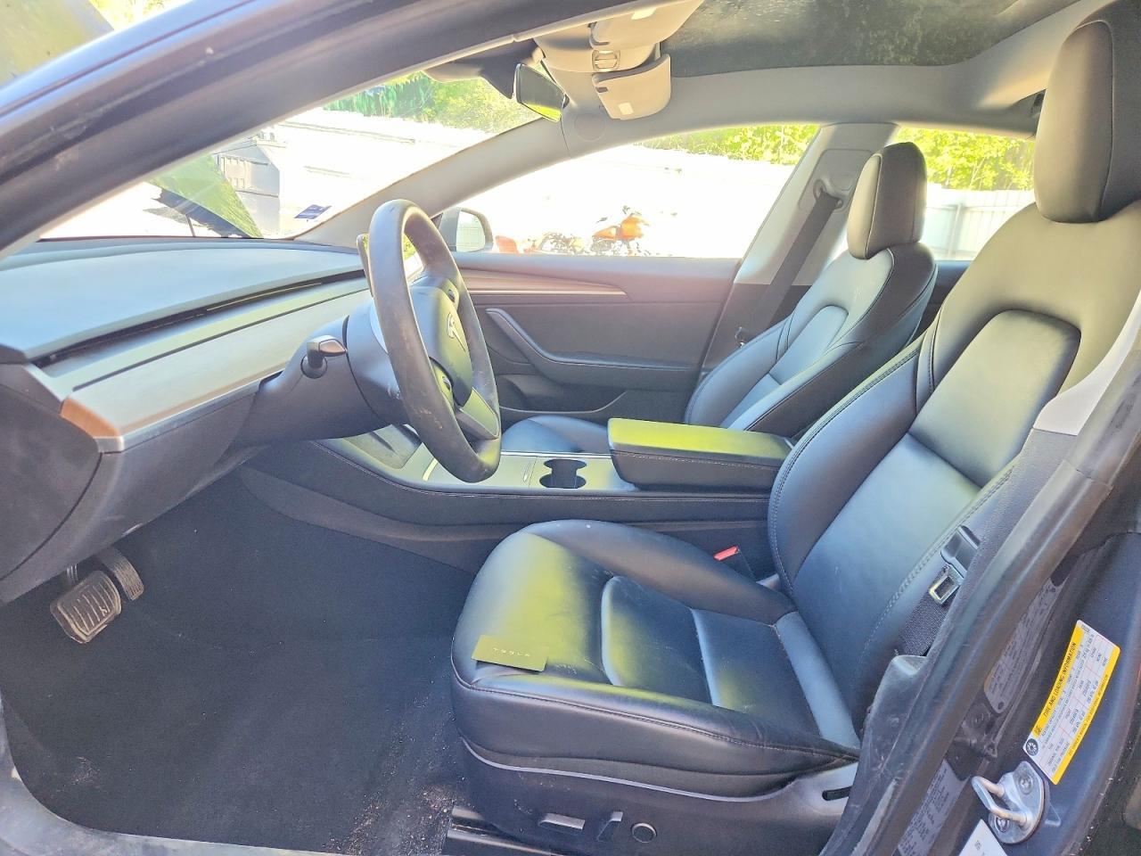 2022 Tesla Model 3 - Image 7
