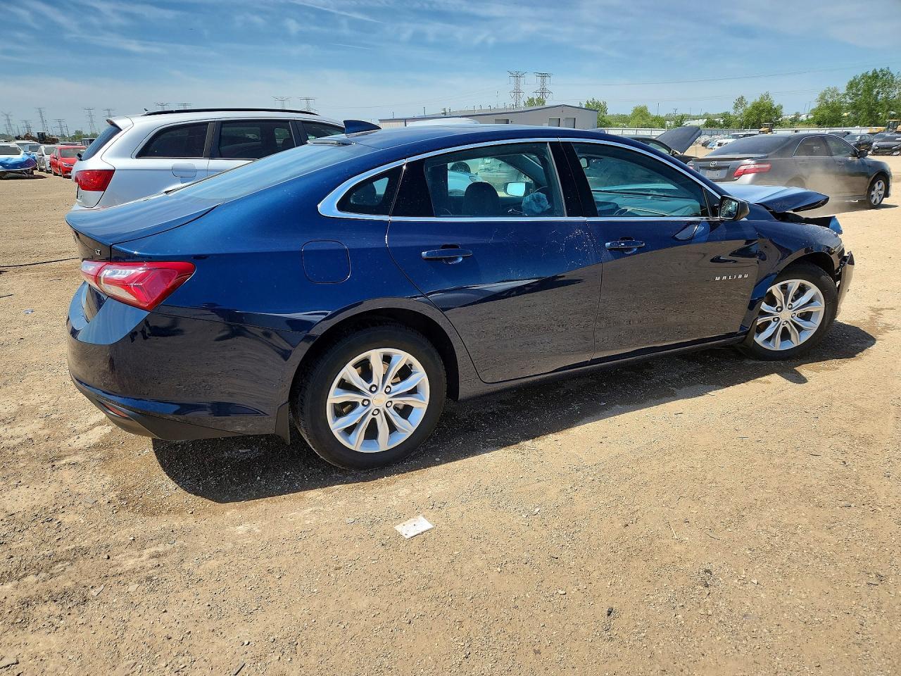 2022 Chevrolet Malibu Lt - Фото 3