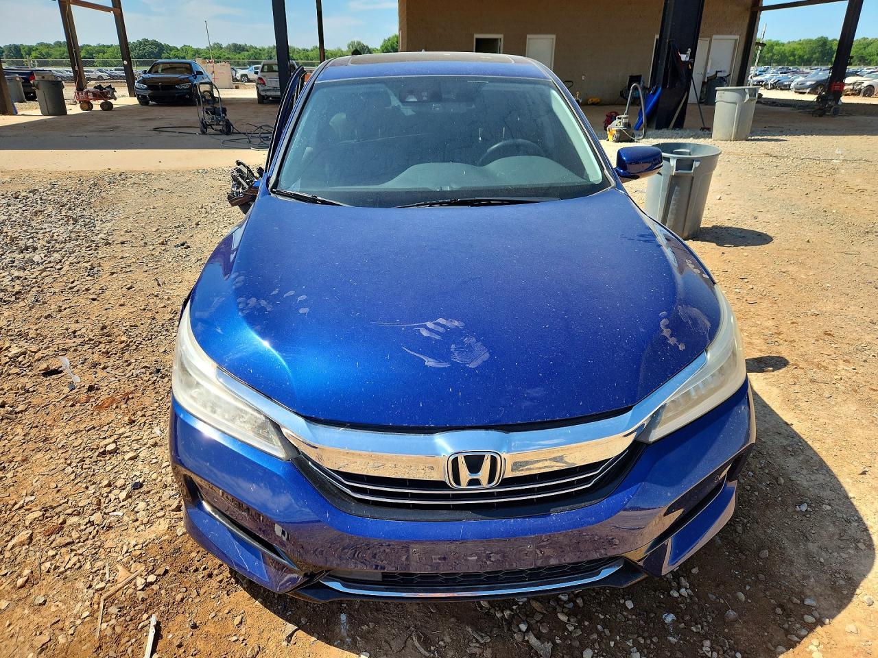 2017 Honda Accord Touring Hybrid - Image 5
