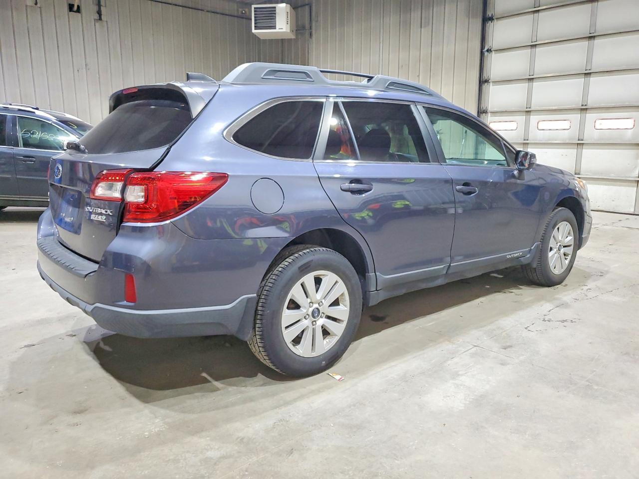 2016 Subaru Outback 2.5I Premium - Image 3