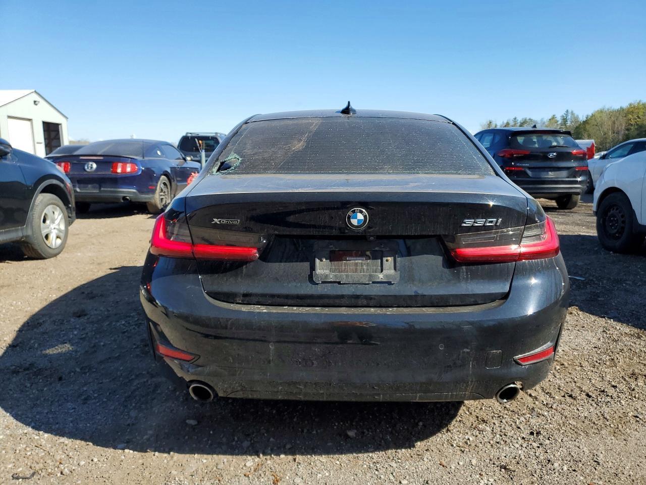 2021 BMW 330Xi - Фото 6