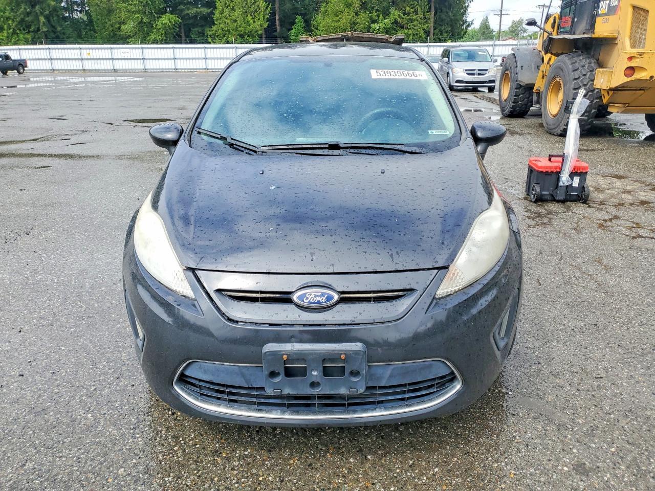 2011 Ford Fiesta Se - Image 5