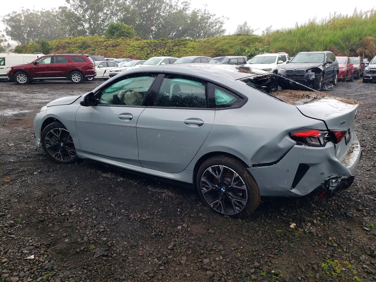 2025 BMW 228Xi - Фото 2