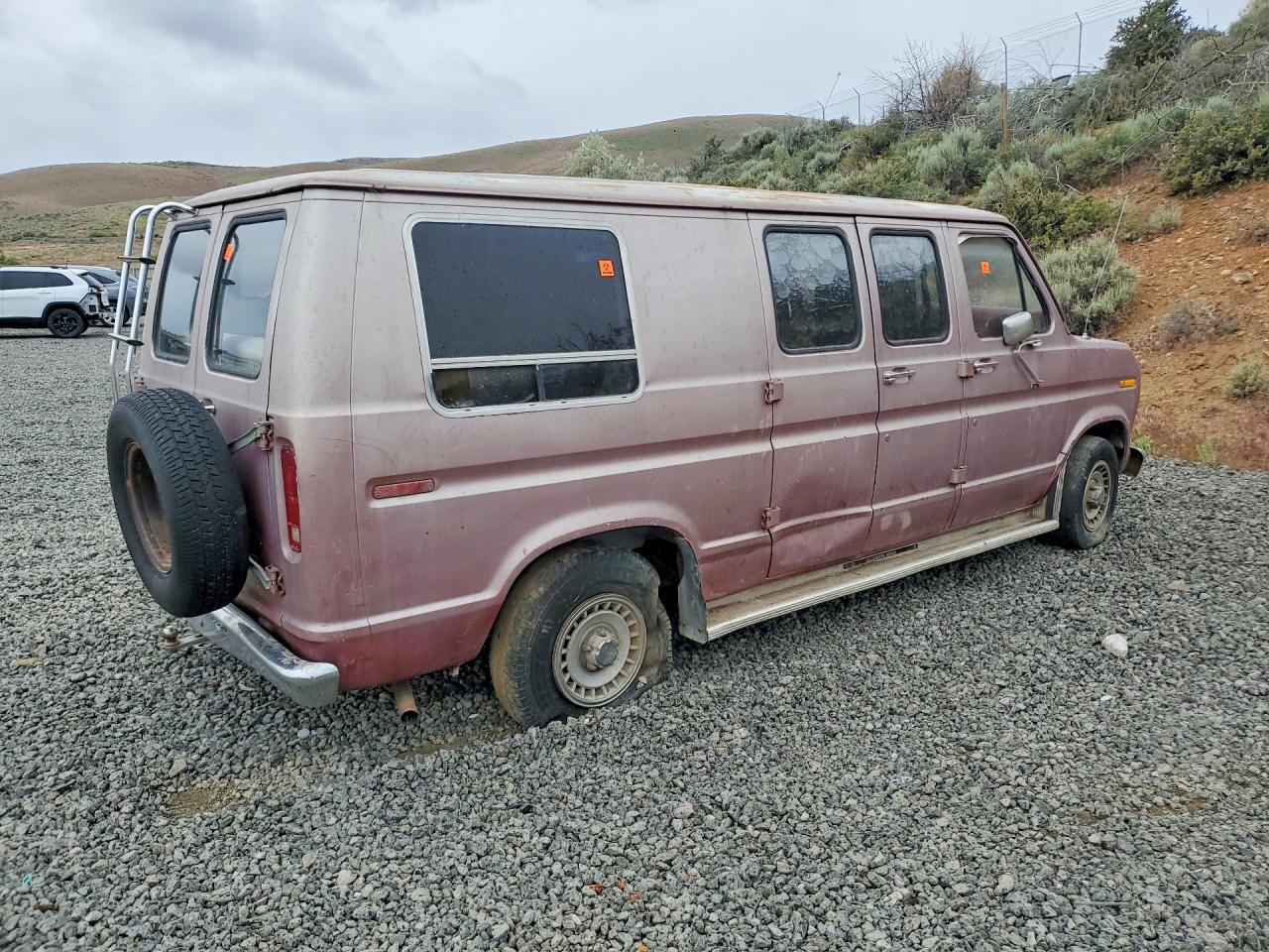 1984 Ford Econoline E150 Van - Image 3