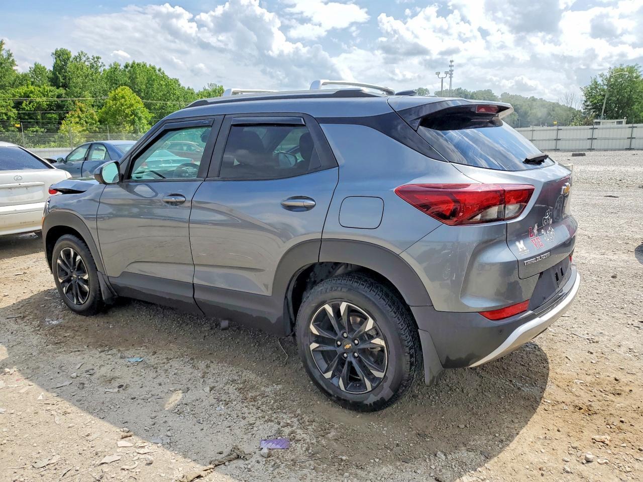 2022 Chevrolet Trailblazer Lt - Image 2