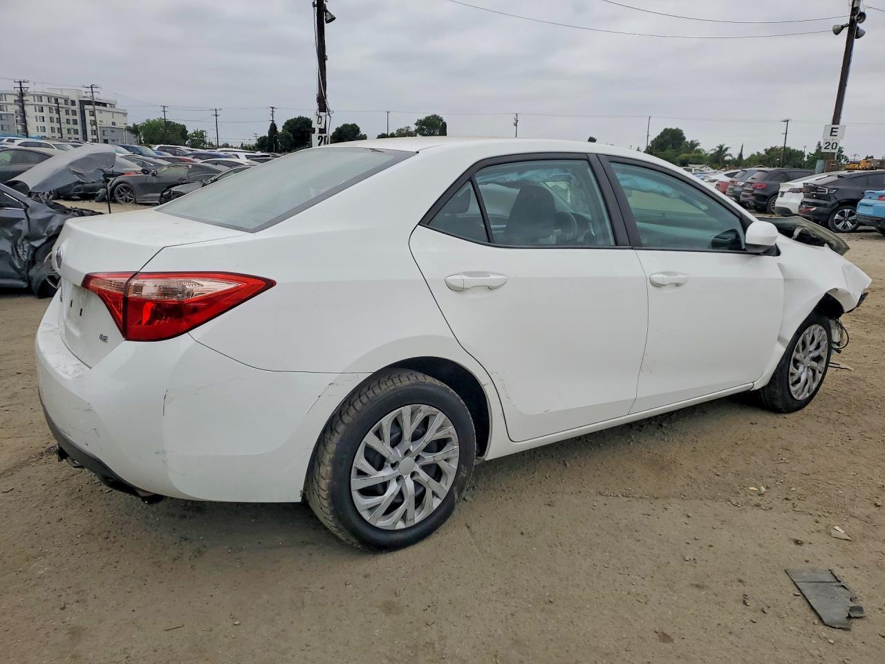 2017 Toyota Corolla Le - Фото 3