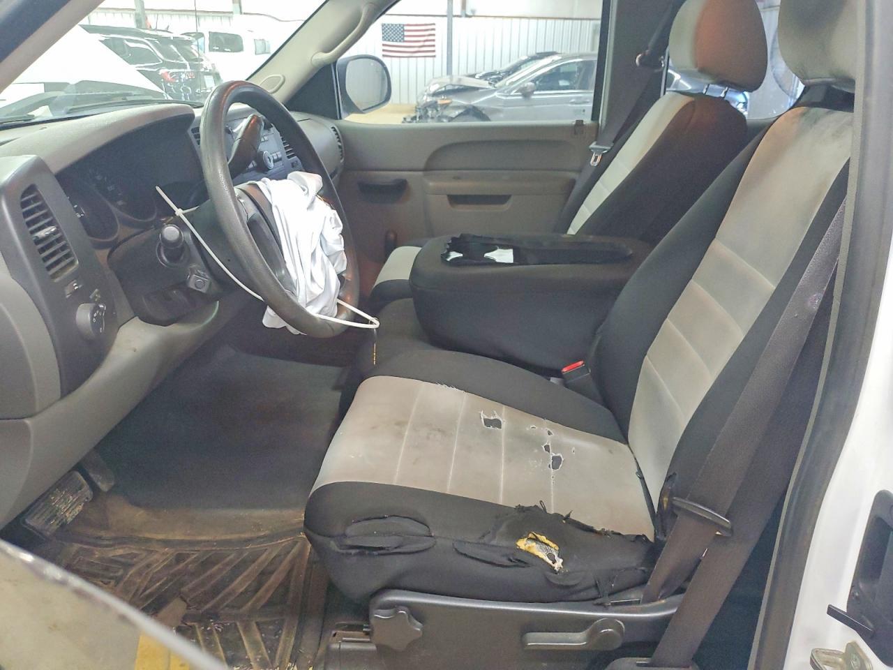 2010 Chevrolet Silverado C1500 - Image 7