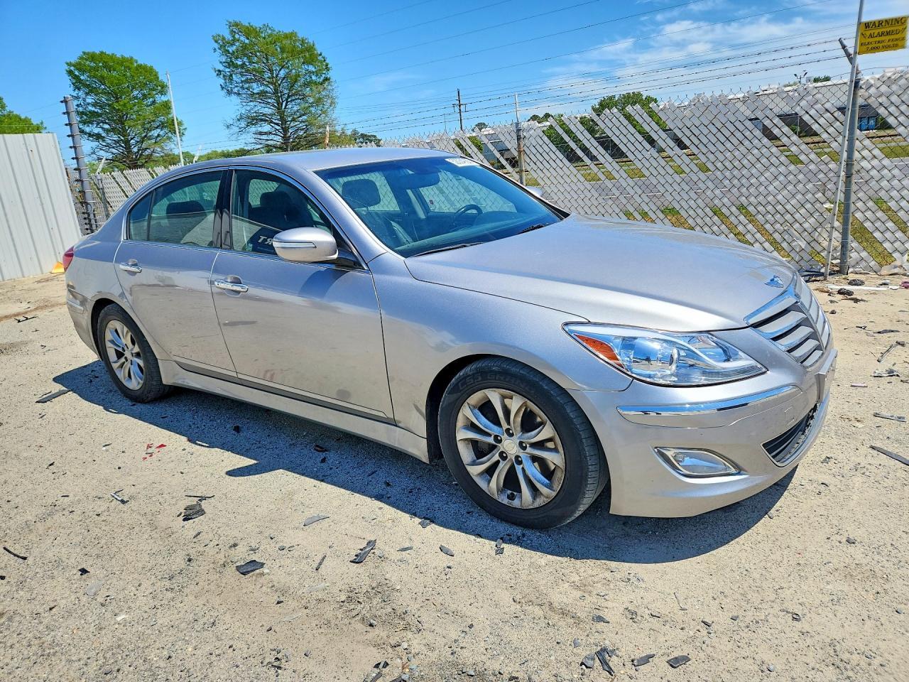 2012 Hyundai Genesis 3.8L - Image 4