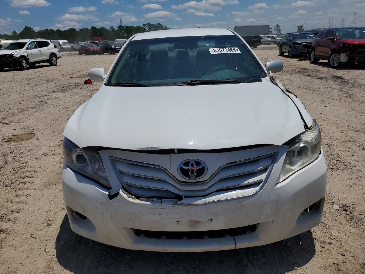 2011 Toyota Camry Le - Фото 5