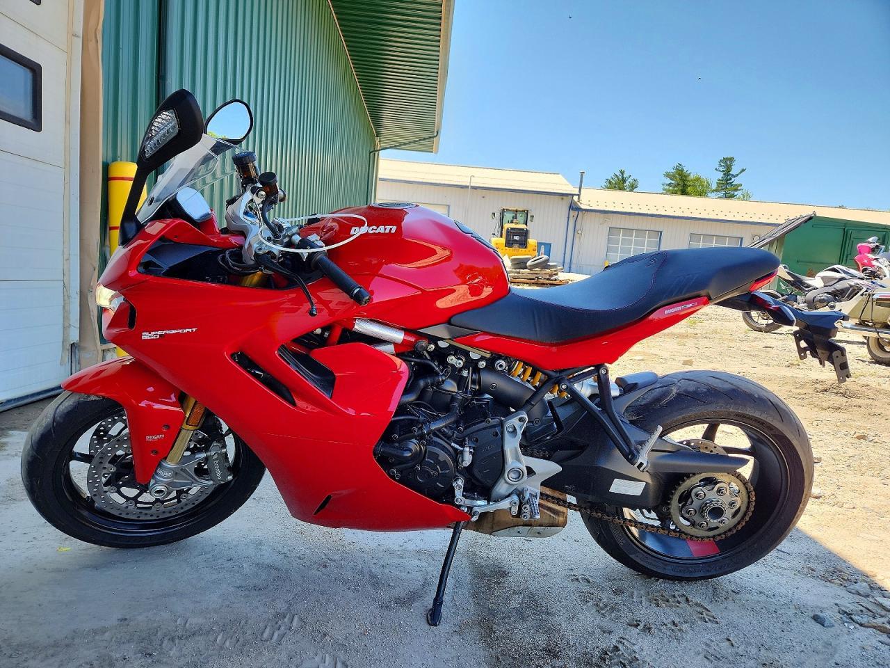 2022 Ducati Supersport - Image 3